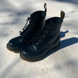 BRAND NEW Women's Dr. Martens 1460